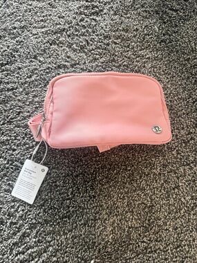 lululemon athletica | Bags | Lululemon Green Velvet Small Make Up Bag | Poshmark lululemon athletica | Bags | Lululemon Green Velvet Small Make Up Bag | Poshmark